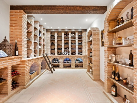 Villa for sale in Benahavis