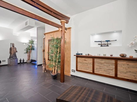 Villa for sale in Benahavis