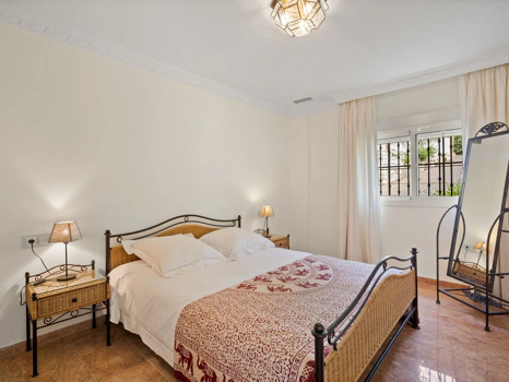 Villa for sale in Benahavis