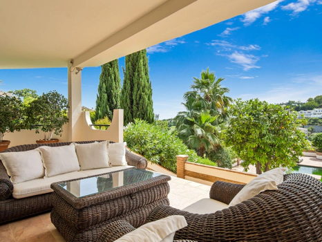 Villa for sale in Benahavis