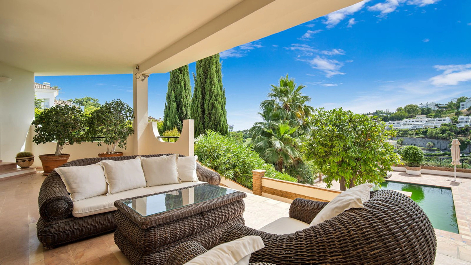 Villa for sale in Benahavis