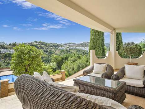 Villa for sale in Benahavis
