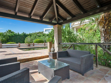 Villa for sale in Benahavis