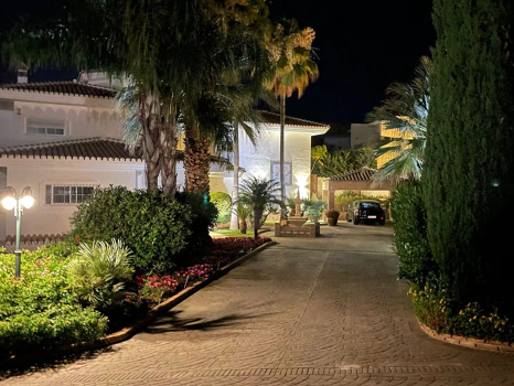 Villa for sale in Benahavis