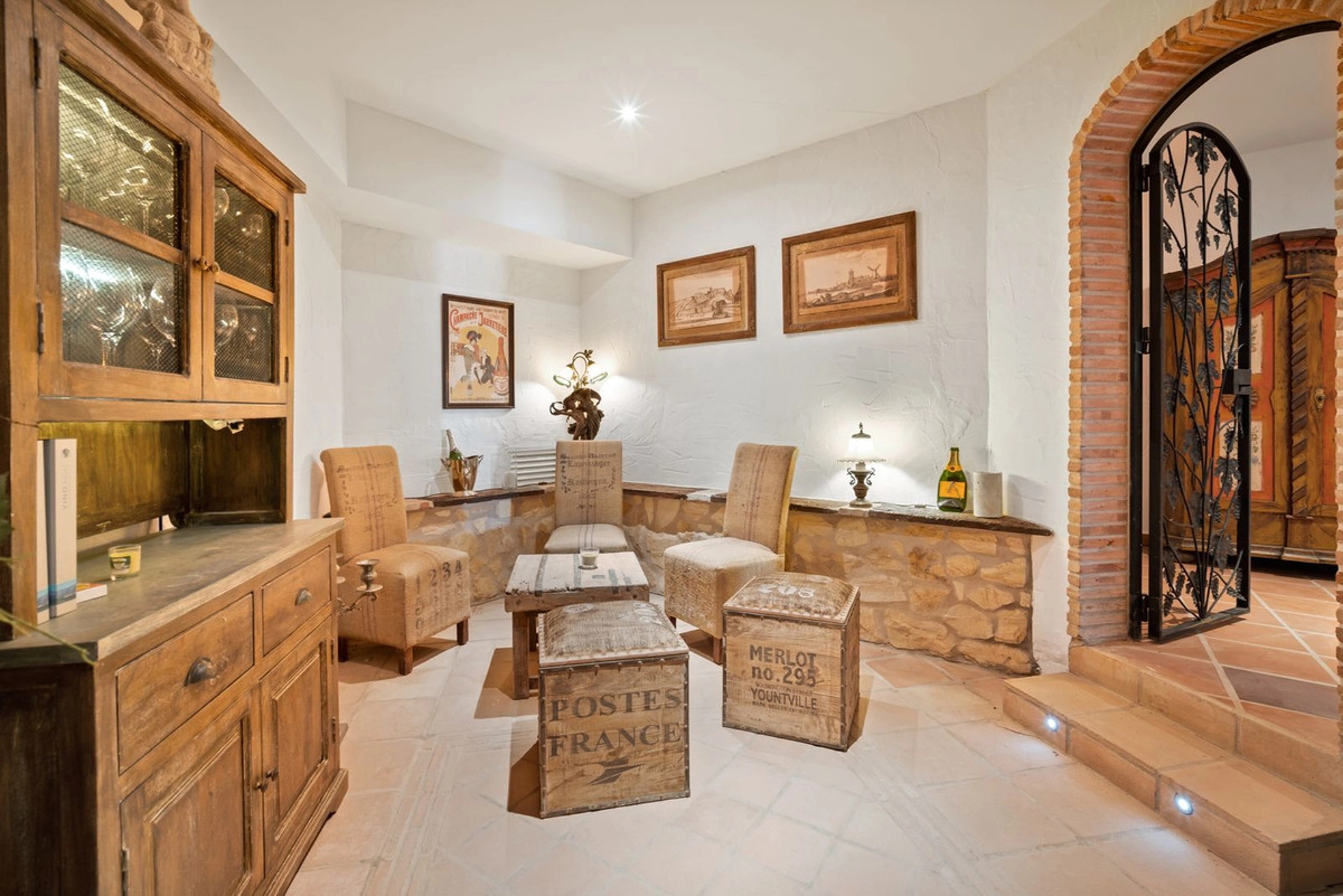 Villa for sale in Benahavis
