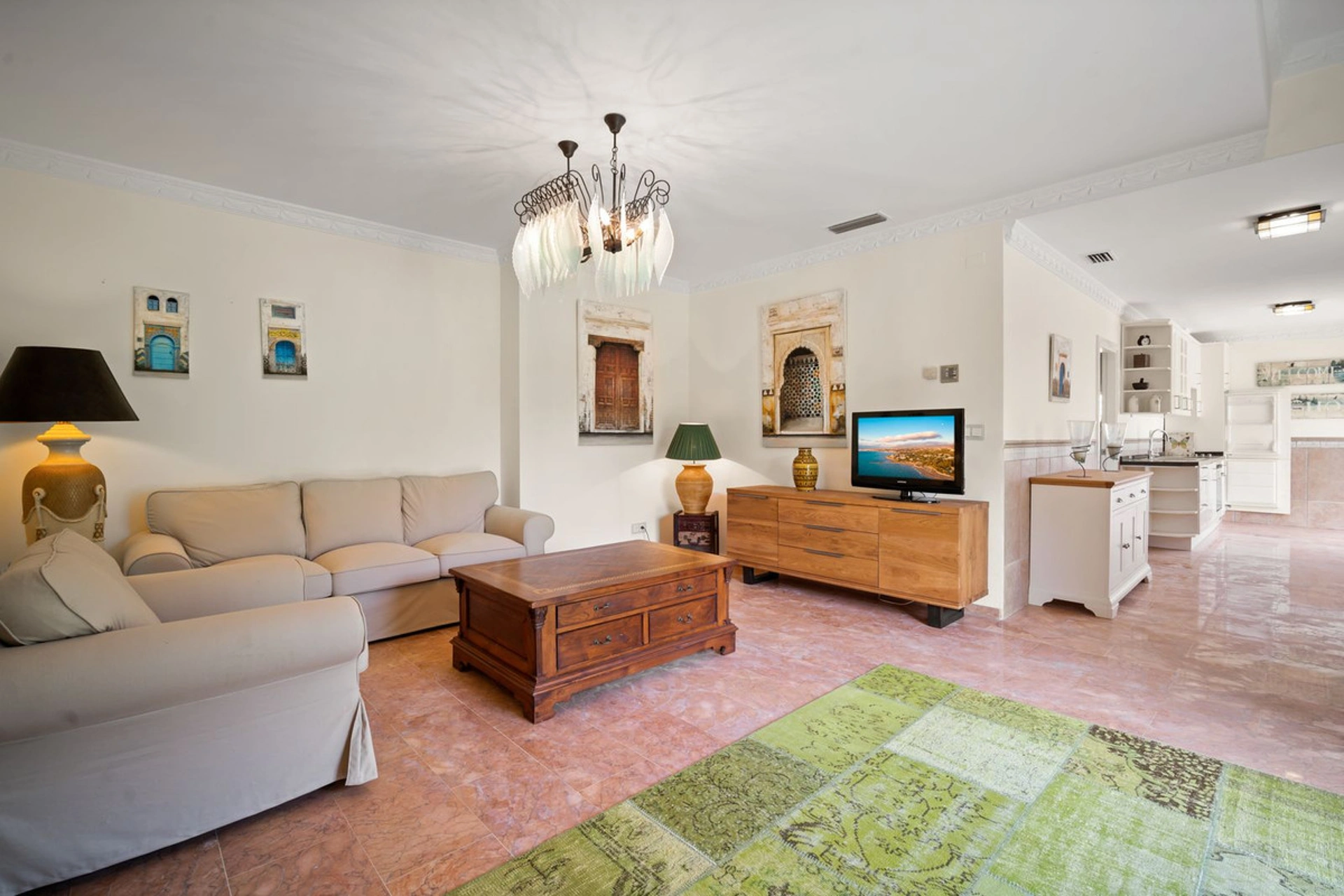Villa for sale in Benahavis