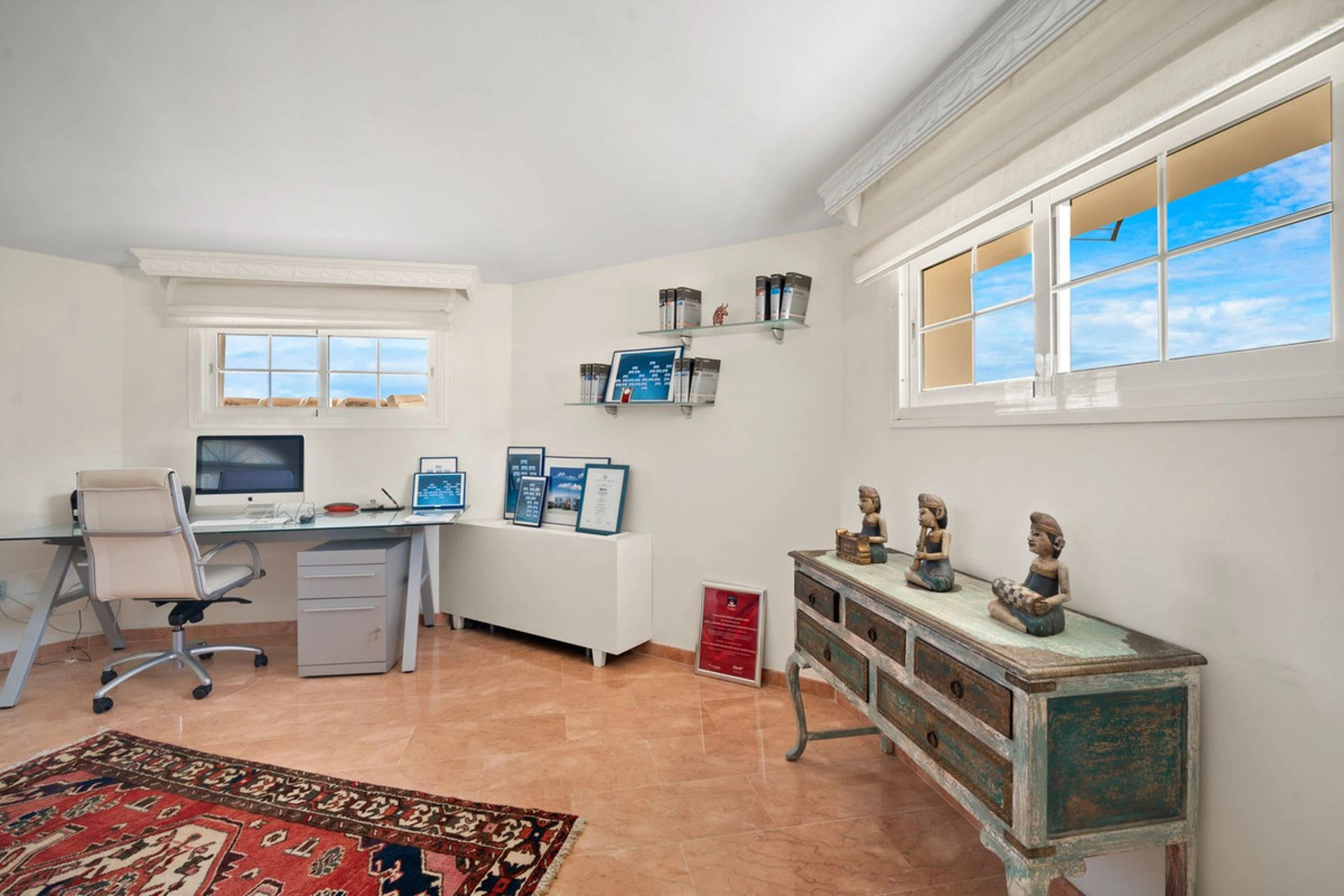 Villa for sale in Benahavis
