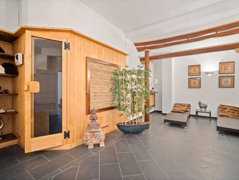 Villa for sale in Benahavis