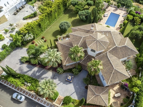 Villa for sale in Benahavis