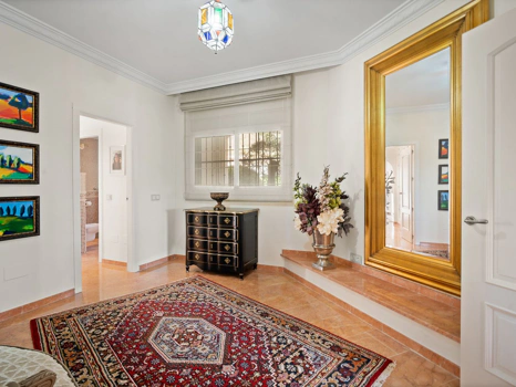Villa for sale in Benahavis