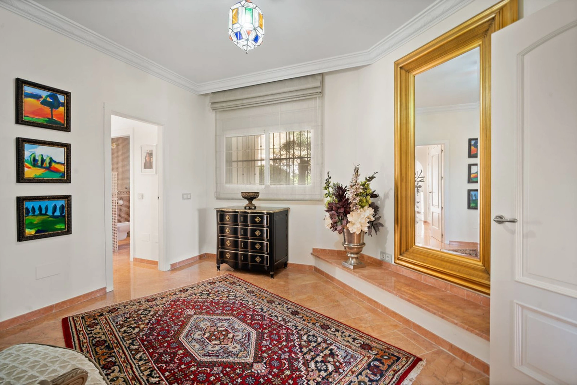 Villa for sale in Benahavis