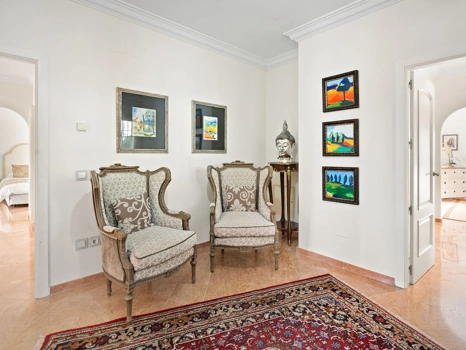 Villa for sale in Benahavis