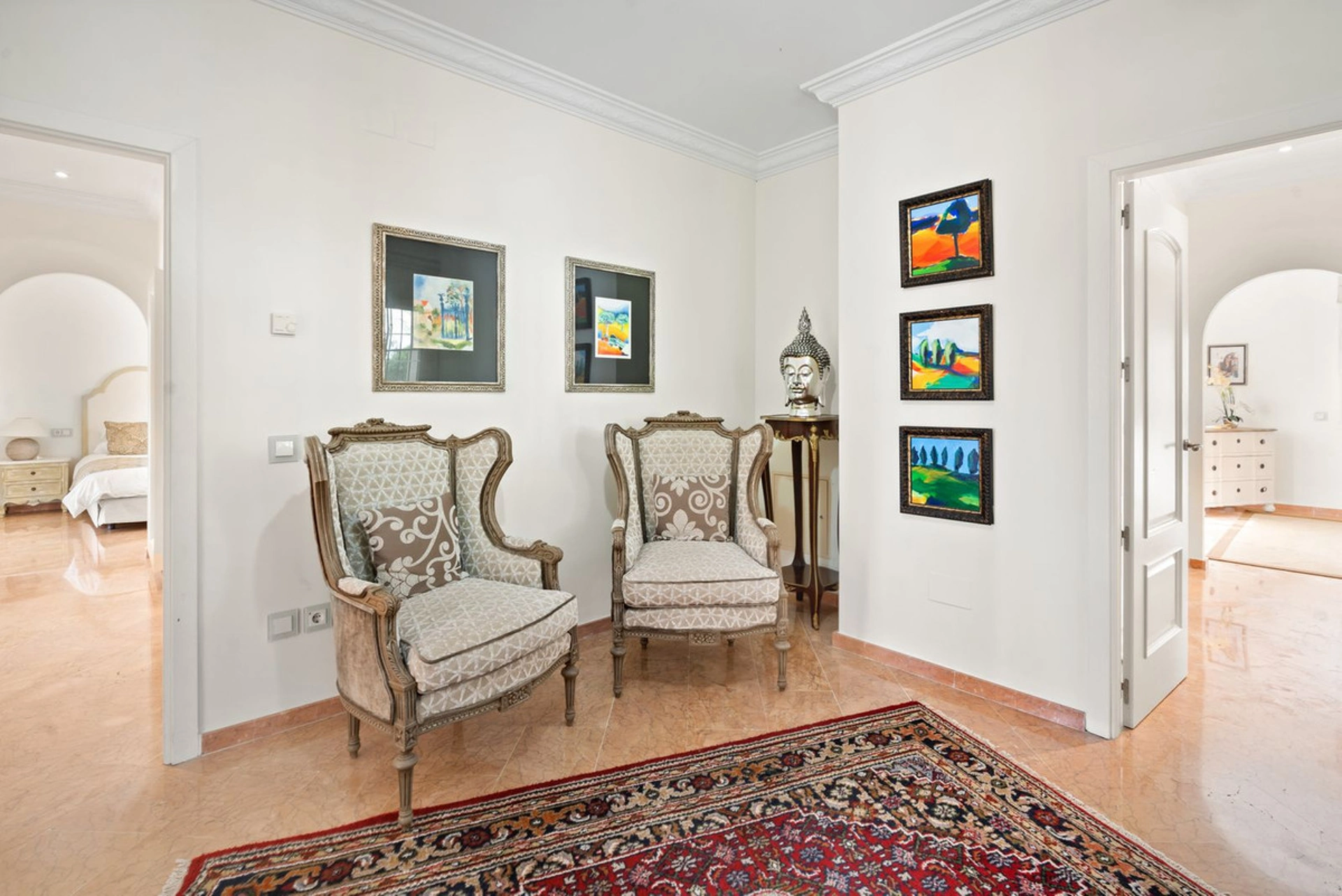 Villa for sale in Benahavis