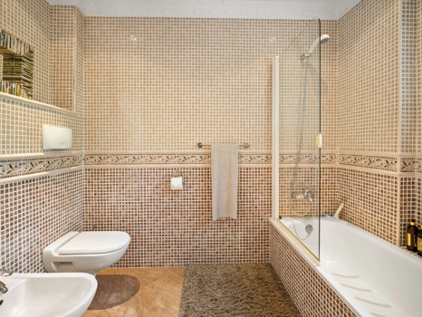 Villa for sale in Benahavis
