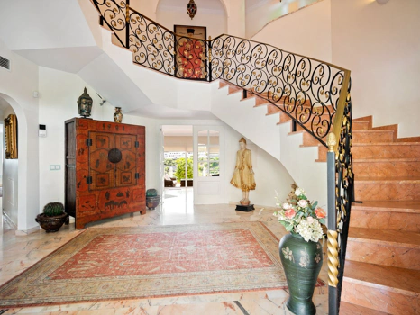 Villa for sale in Benahavis