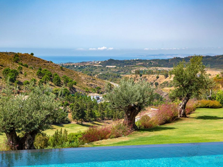 Villa for sale in Benahavis
