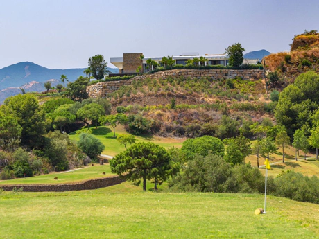 Villa for sale in Benahavis