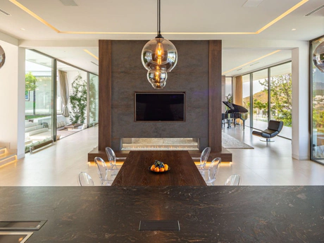 Villa for sale in Benahavis