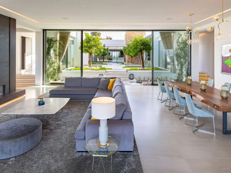 Villa for sale in Benahavis