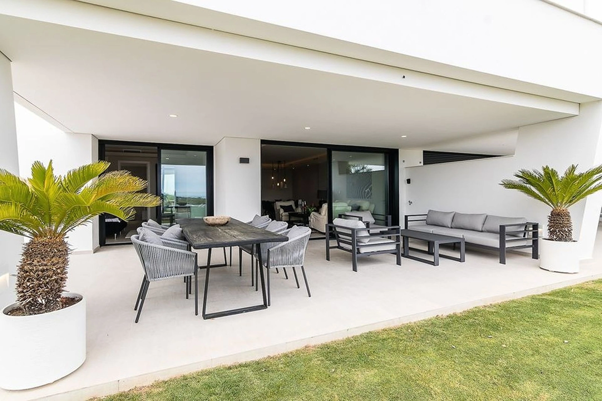 Ground Floor Apartment for sale in Nueva Andalucia, Marbella