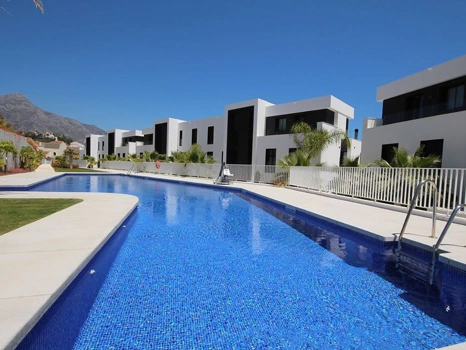 Ground Floor Apartment for sale in Nueva Andalucia, Marbella