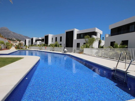 Ground Floor Apartment for sale in Nueva Andalucia, Marbella