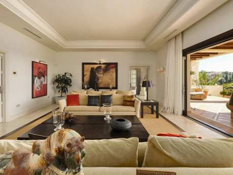 Villa for sale in Marbella Golden Mile