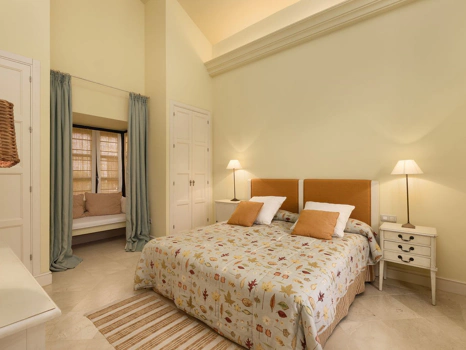Villa for sale in Marbella Golden Mile