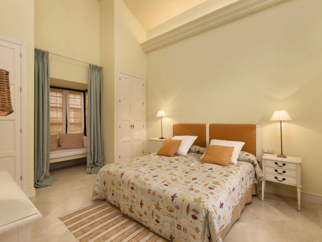 Villa for sale in Marbella Golden Mile