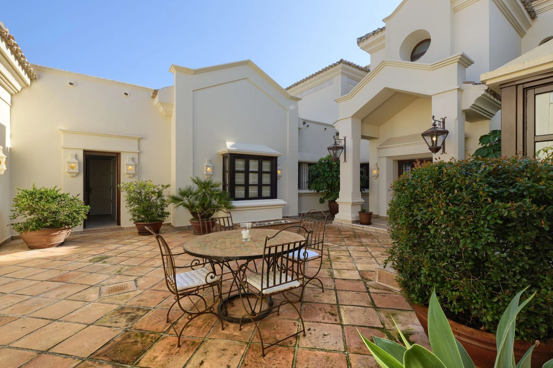 Villa for sale in Marbella Golden Mile