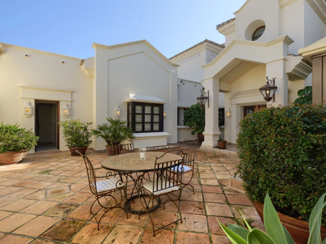 Villa for sale in Marbella Golden Mile