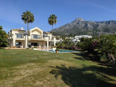 Villa for sale in Marbella Golden Mile