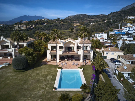 Villa for sale in Marbella Golden Mile