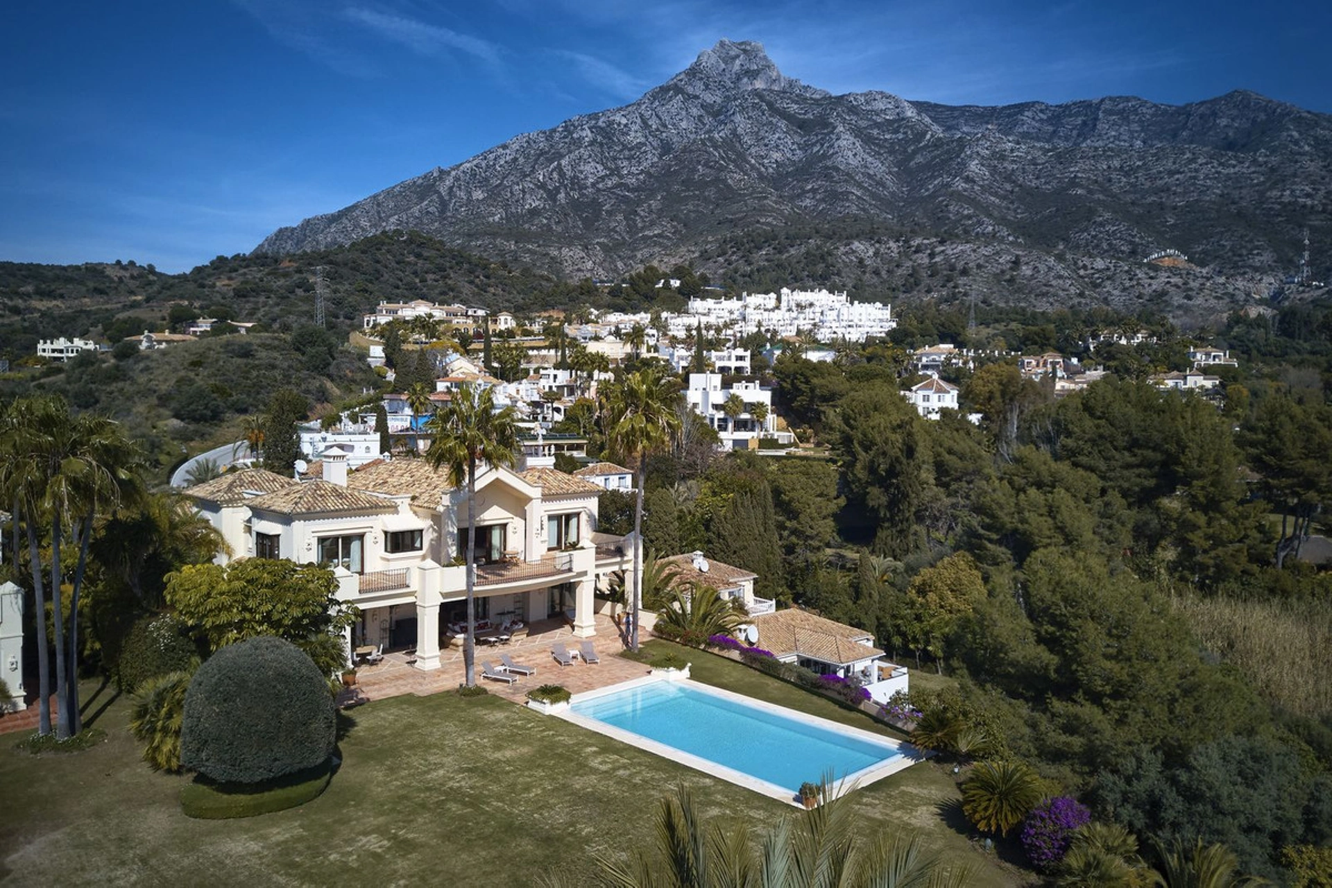 Villa for sale in Marbella Golden Mile