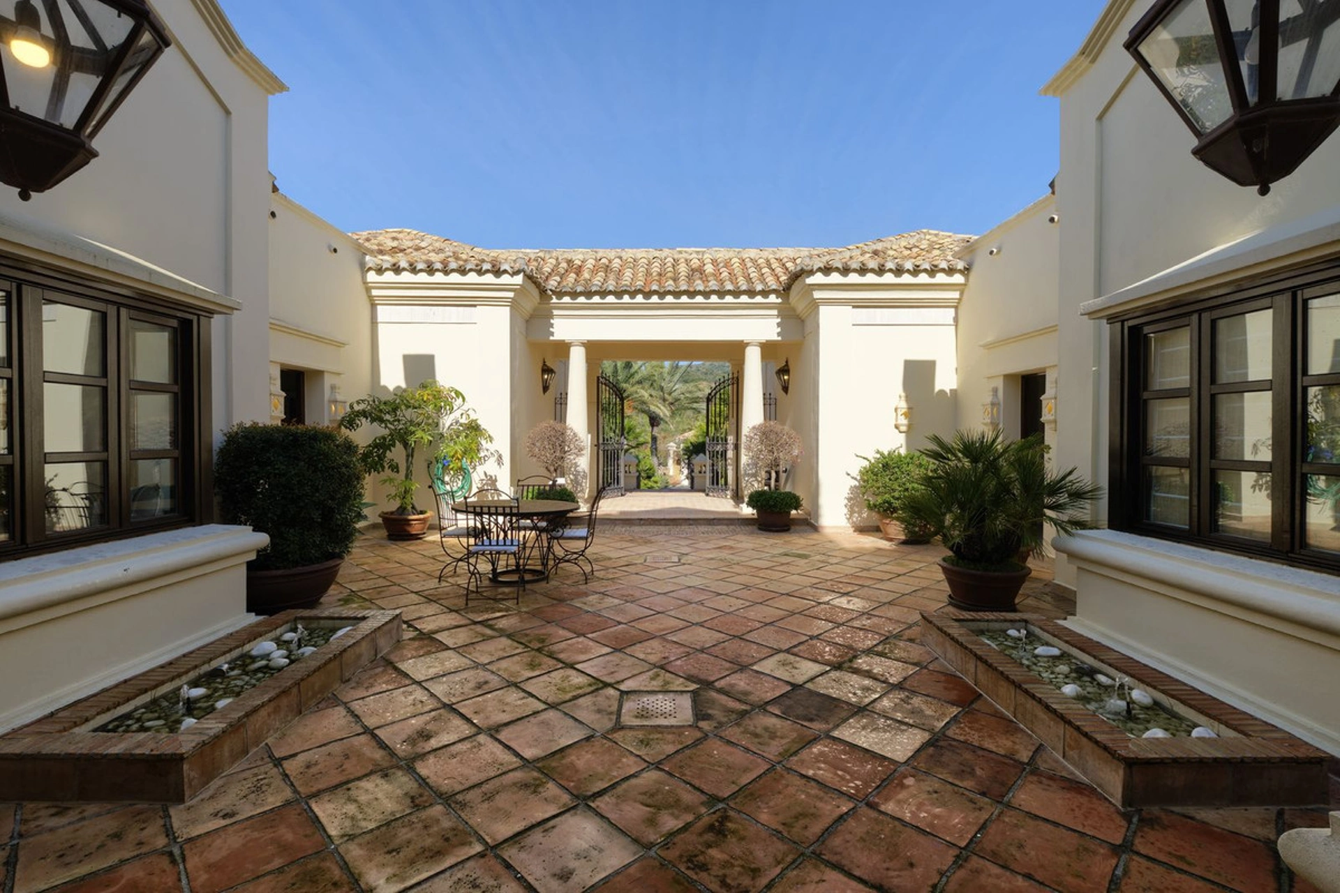 Villa for sale in Marbella Golden Mile
