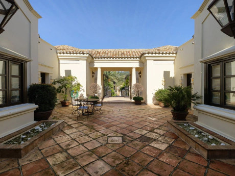Villa for sale in Marbella Golden Mile