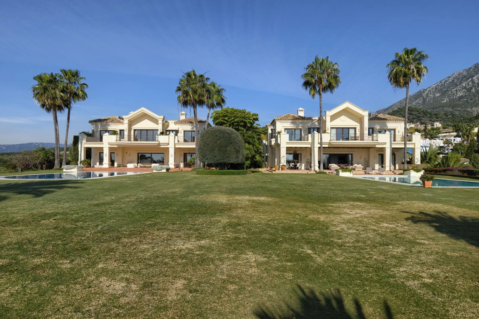 Villa for sale in Marbella Golden Mile