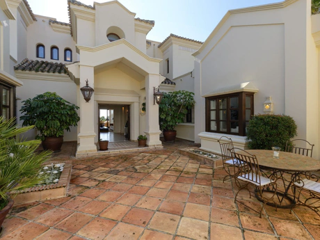 Villa for sale in Marbella Golden Mile