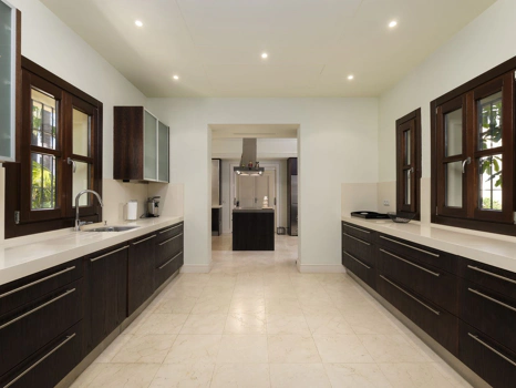 Villa for sale in Marbella Golden Mile