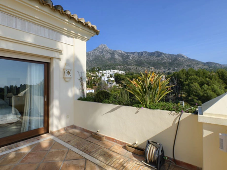 Villa for sale in Marbella Golden Mile