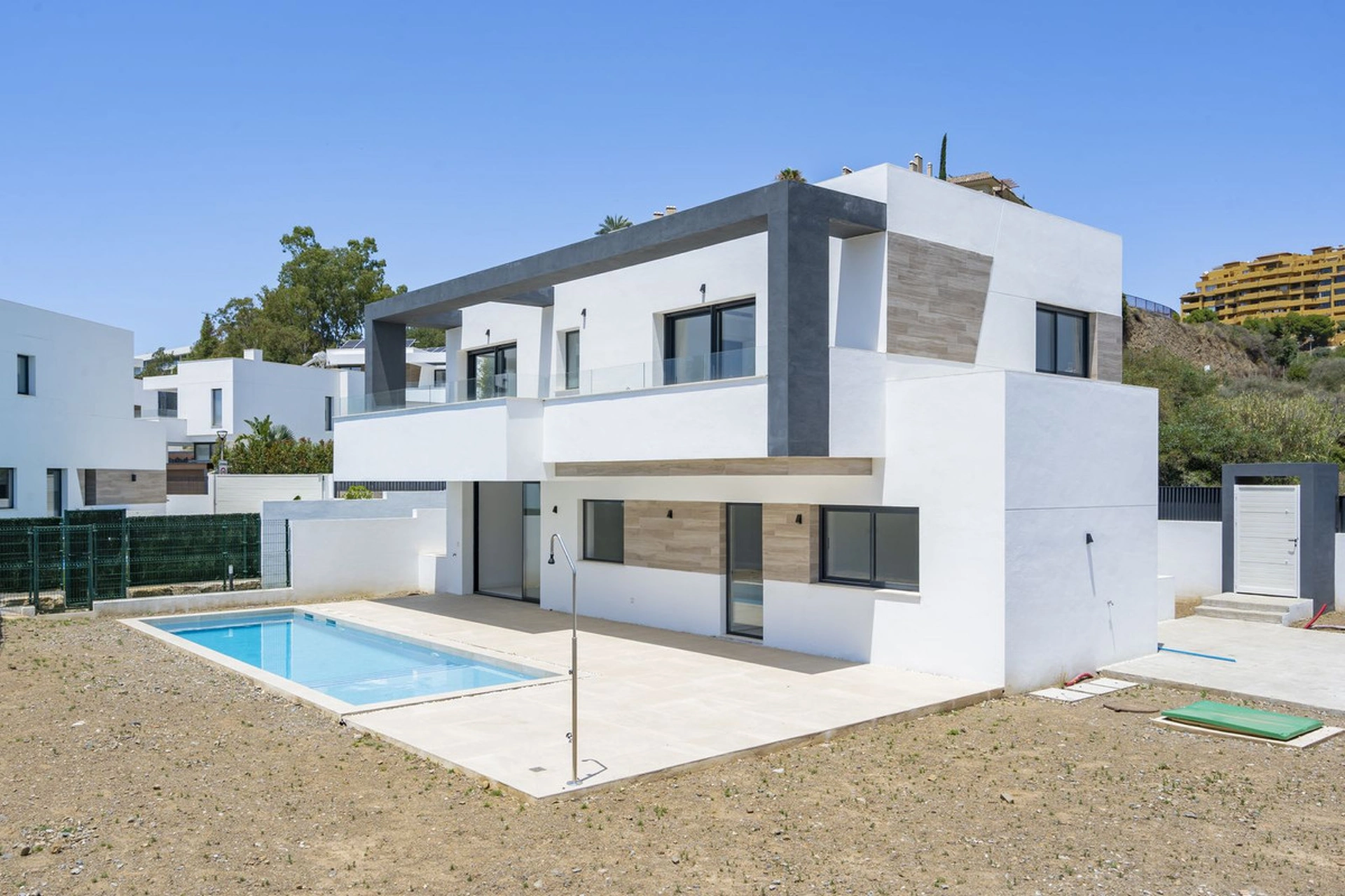 Villa for sale in Estepona