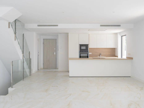 Villa for sale in Estepona