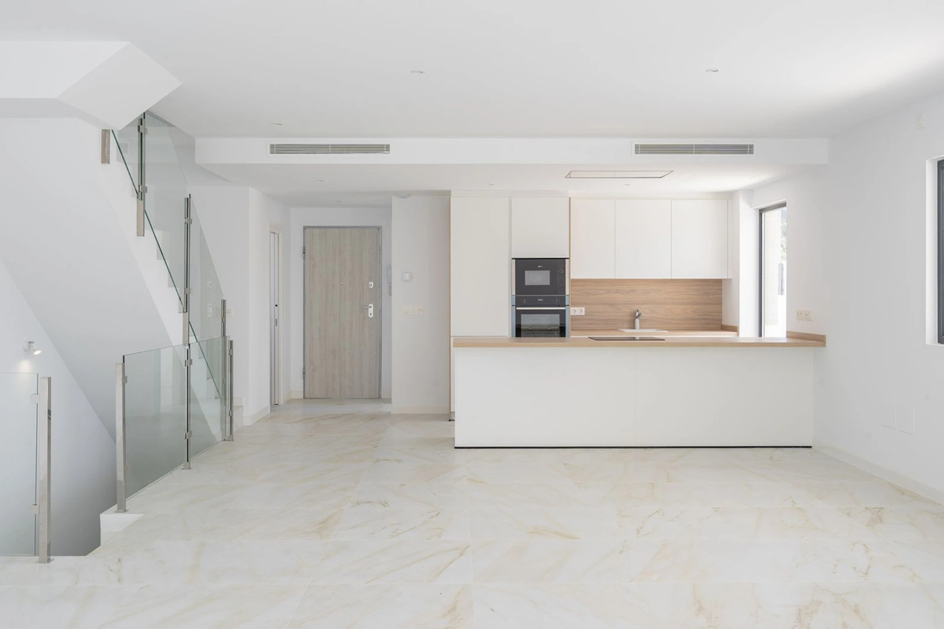 Villa for sale in Estepona