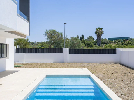 Villa for sale in Estepona