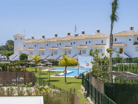 Villa for sale in Estepona