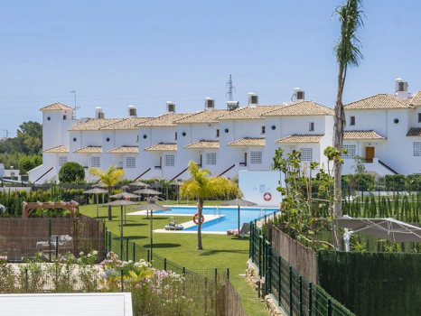 Villa for sale in Estepona