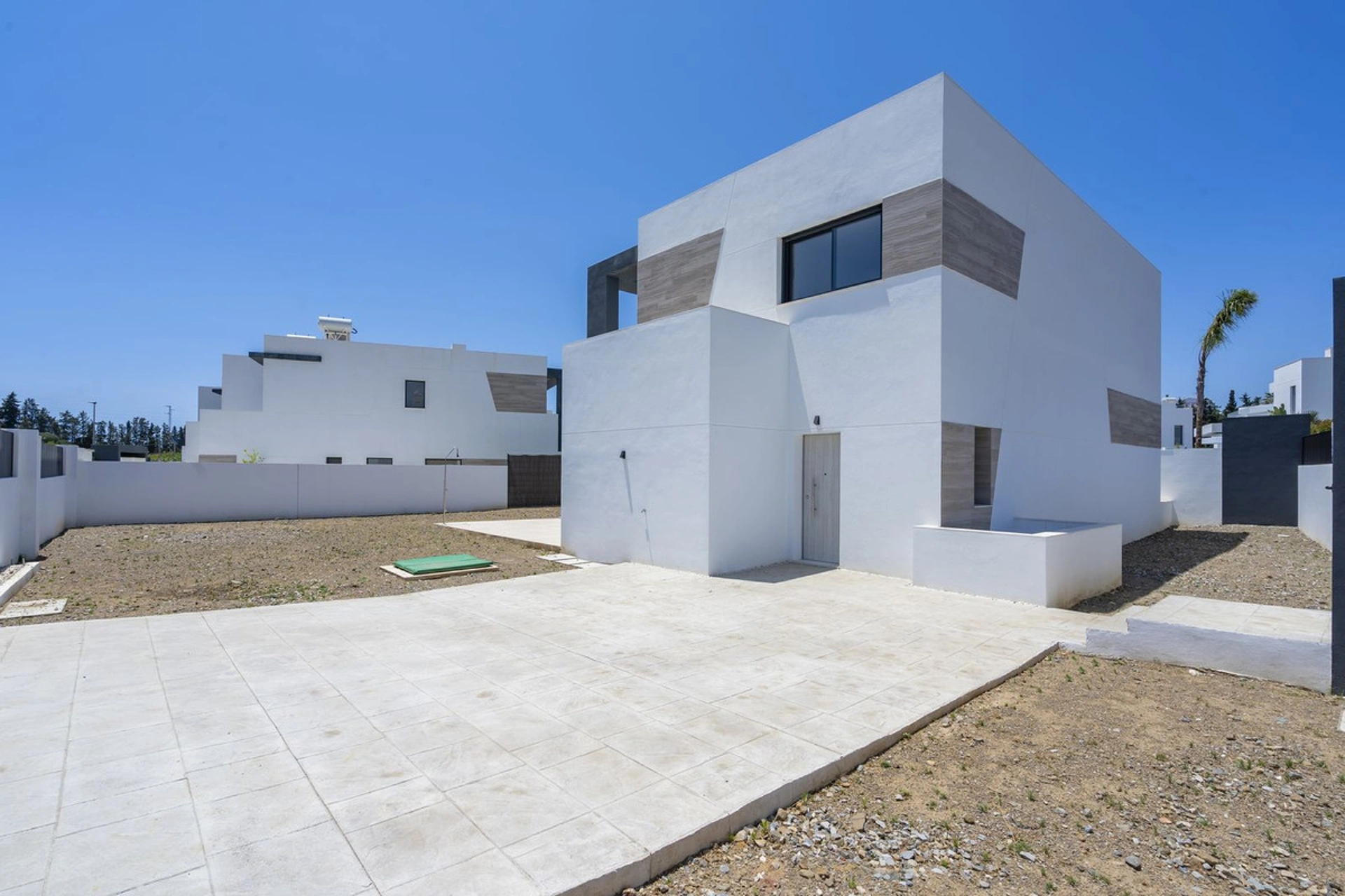 Villa for sale in Estepona