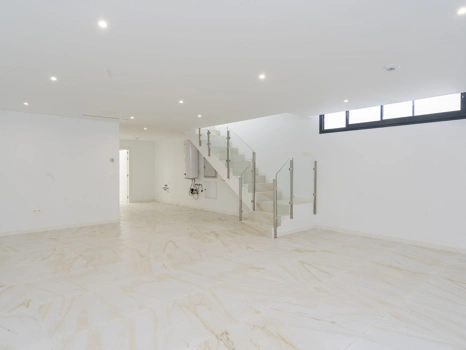 Villa for sale in Estepona