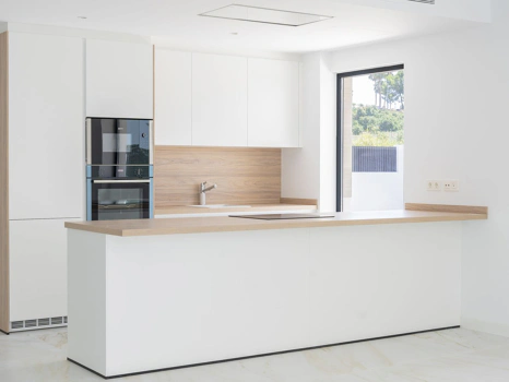 Villa for sale in Estepona