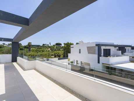 Villa for sale in Estepona